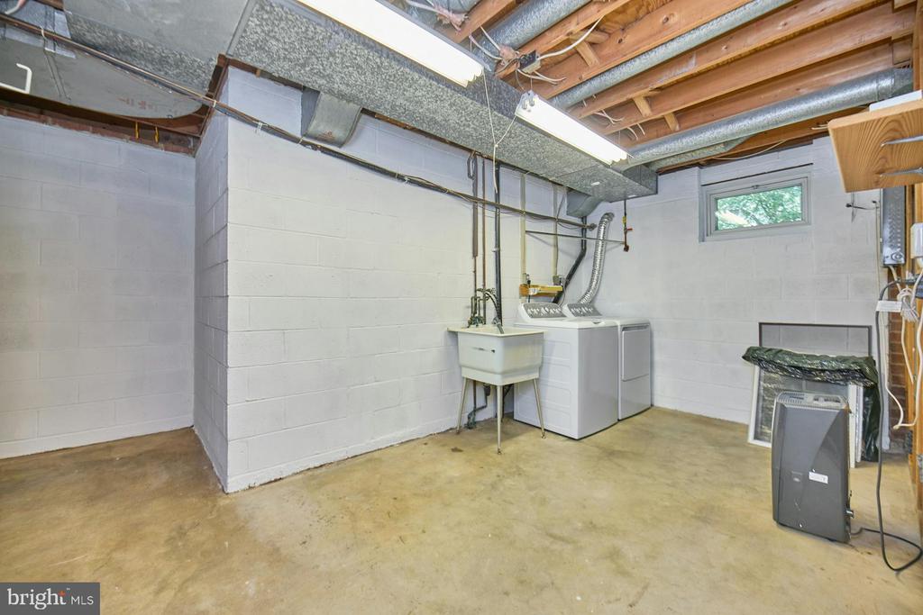5228 Nottinghill Ln