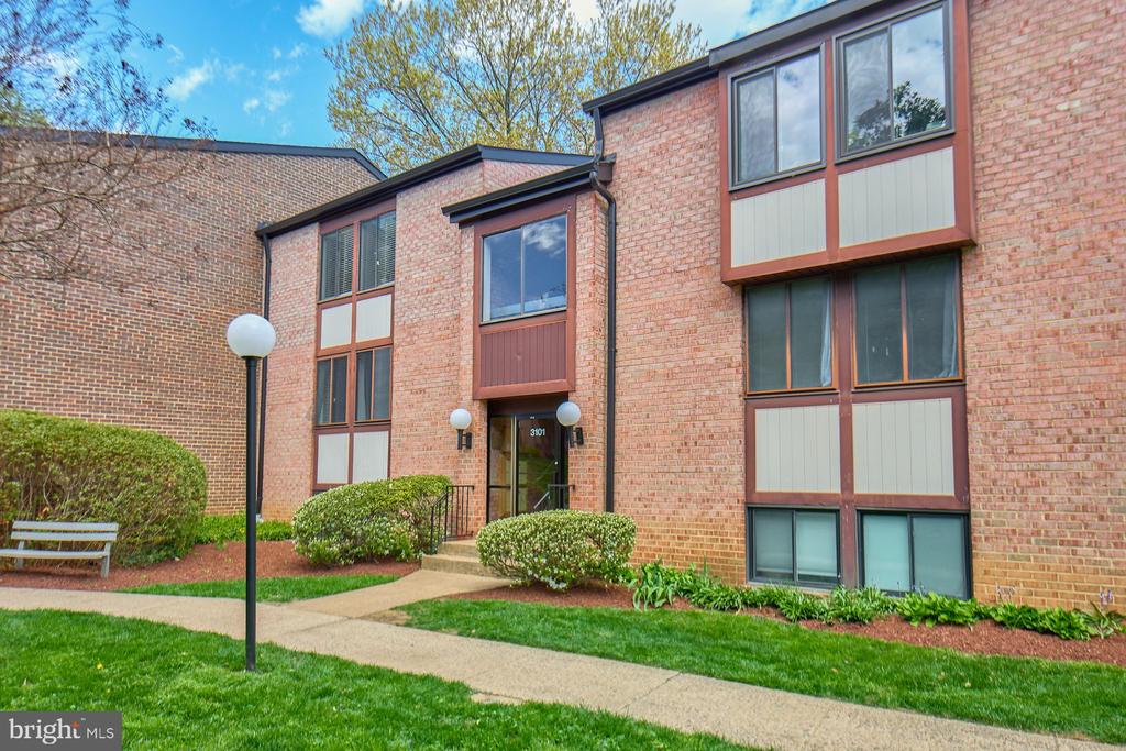 3101 Buccaneer Ct #2