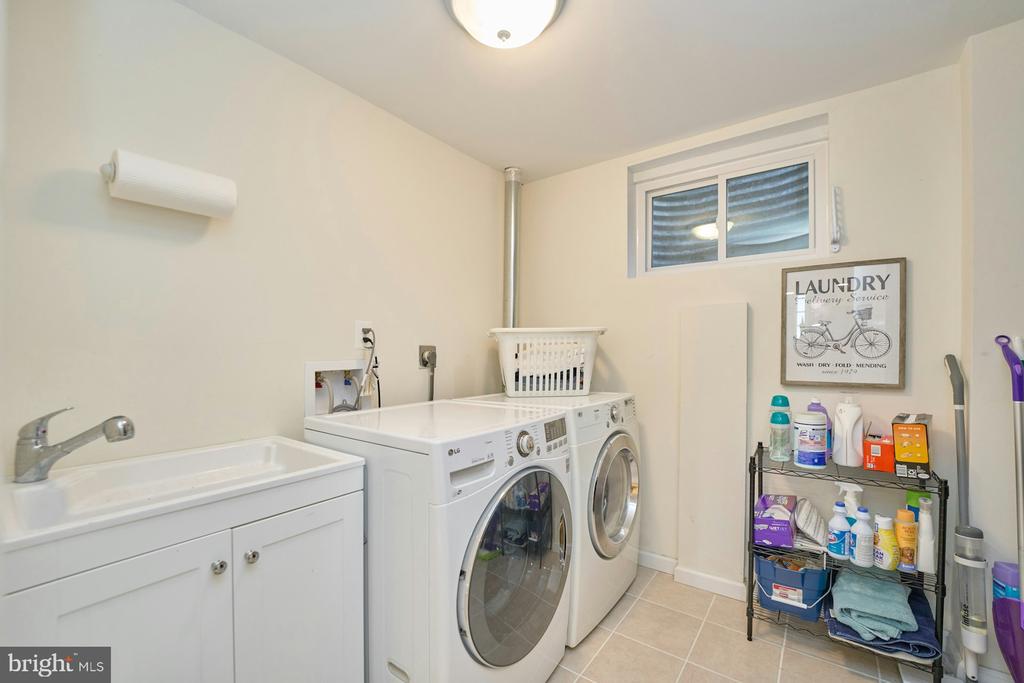 5536 Starboard Ct