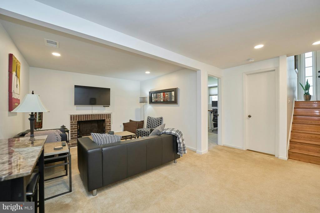 5536 Starboard Ct