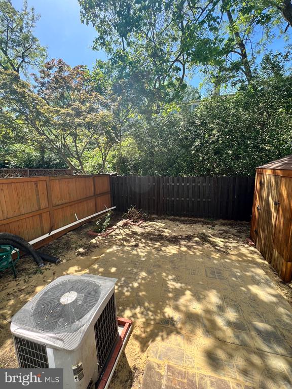 2922 AMBERLEIGH WAY