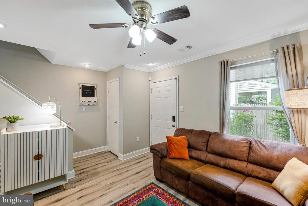 3424 Lockheed Blvd #F