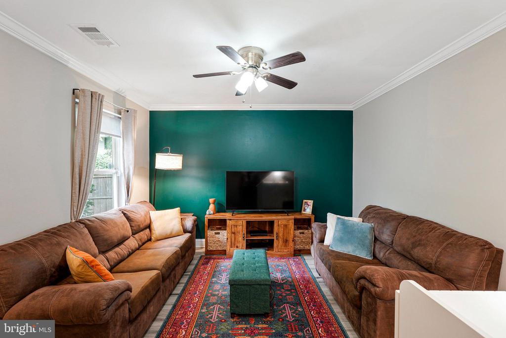 3424 Lockheed Blvd #F