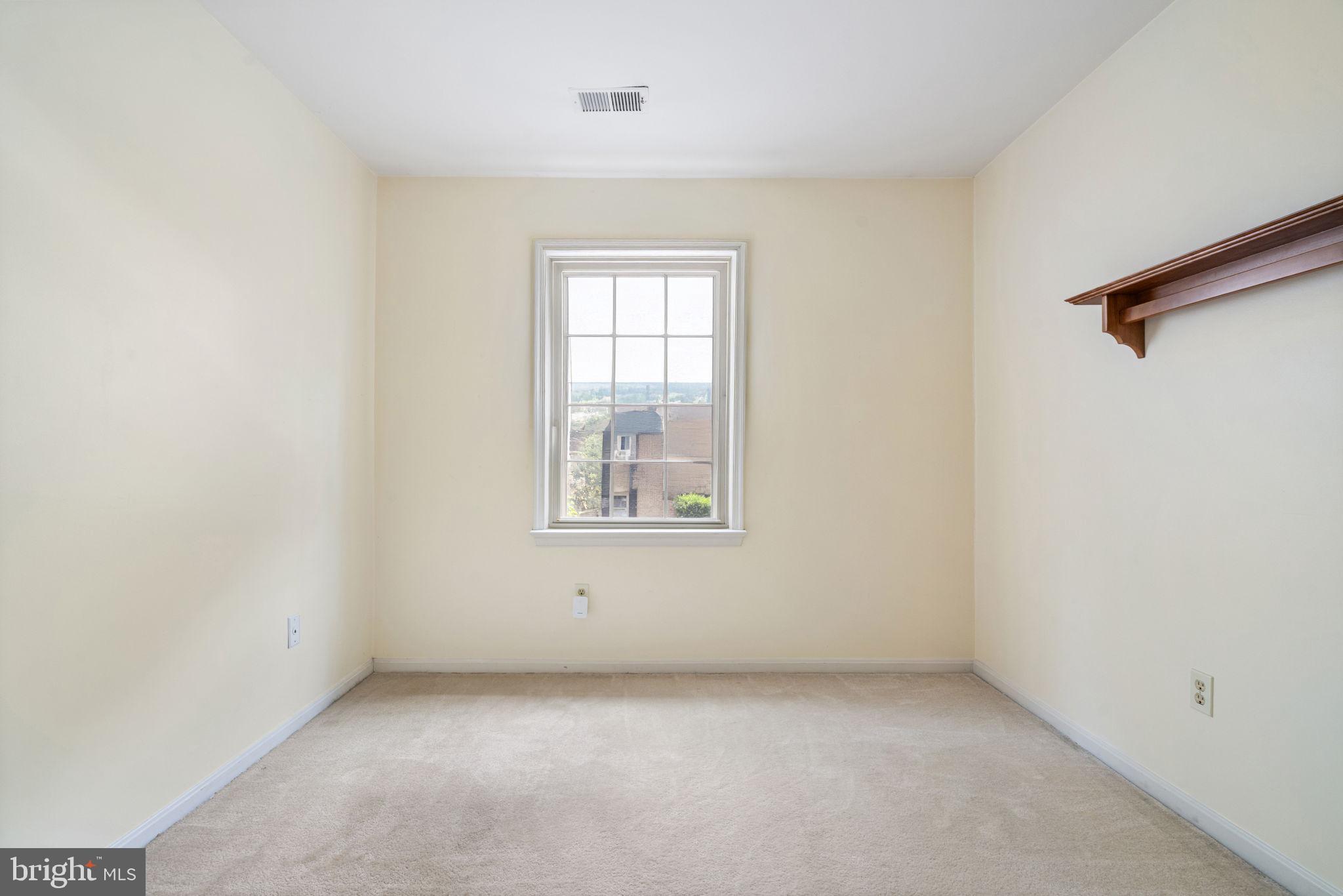 10334 Hampshire Green Ave