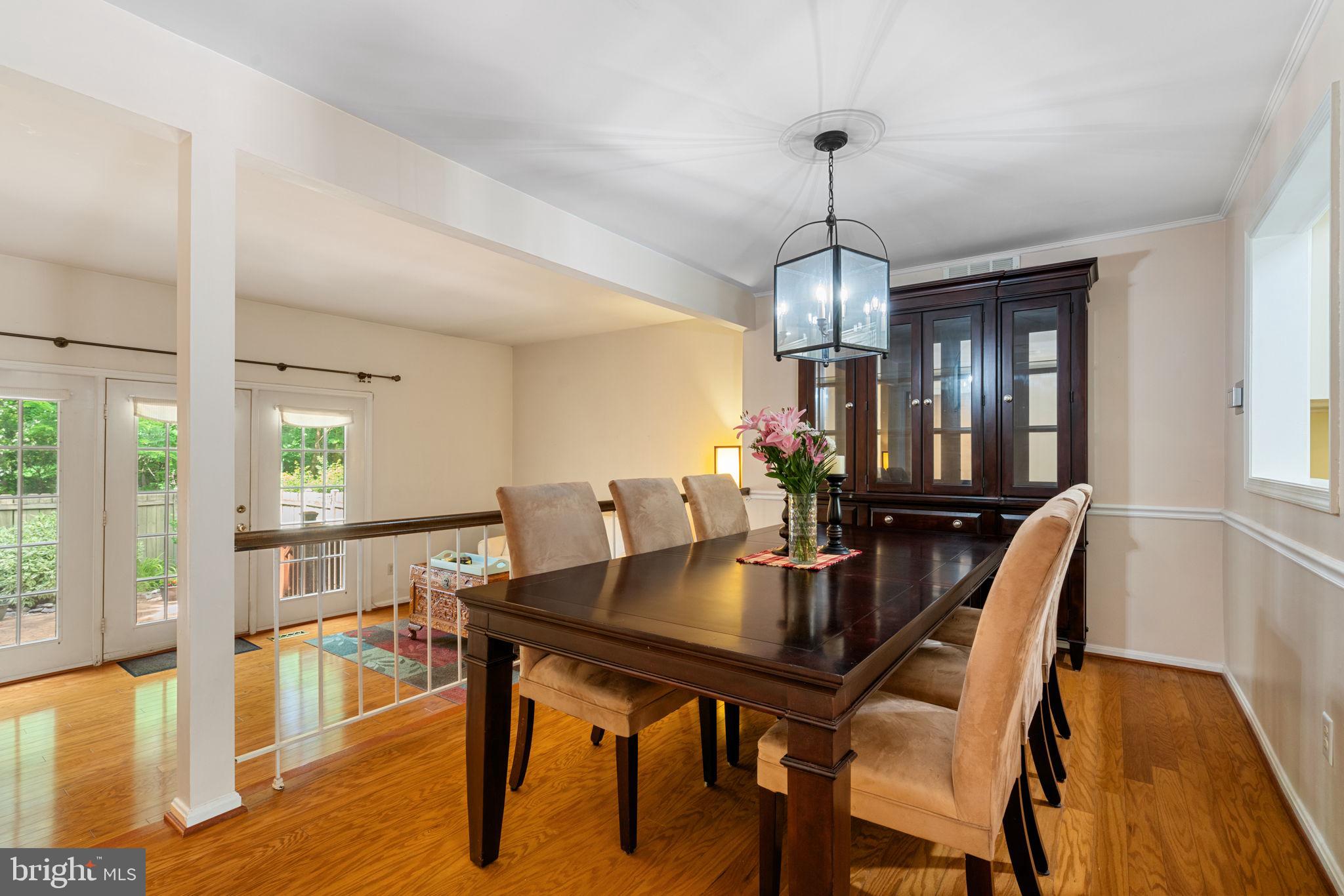 10334 Hampshire Green Ave