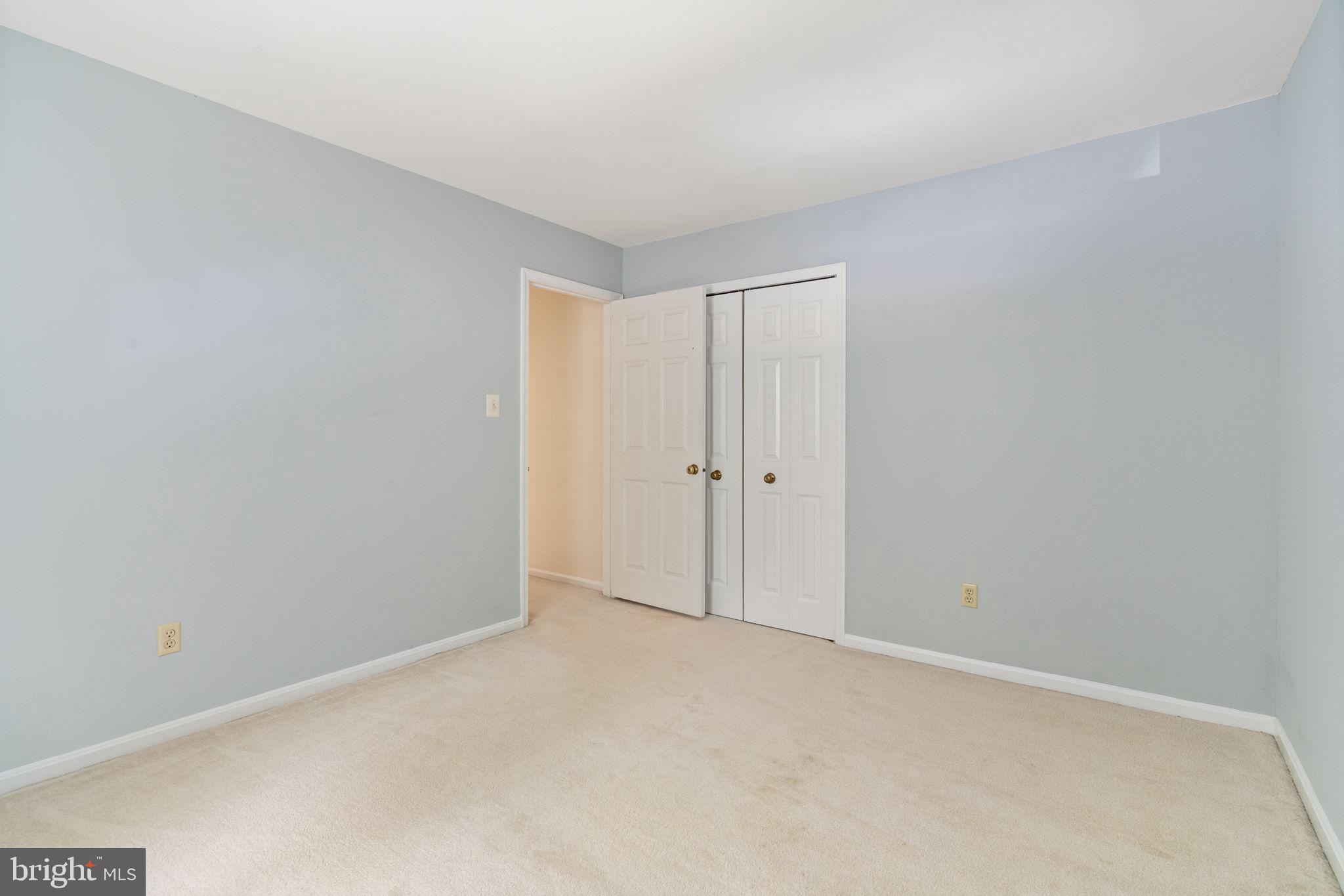 10334 Hampshire Green Ave