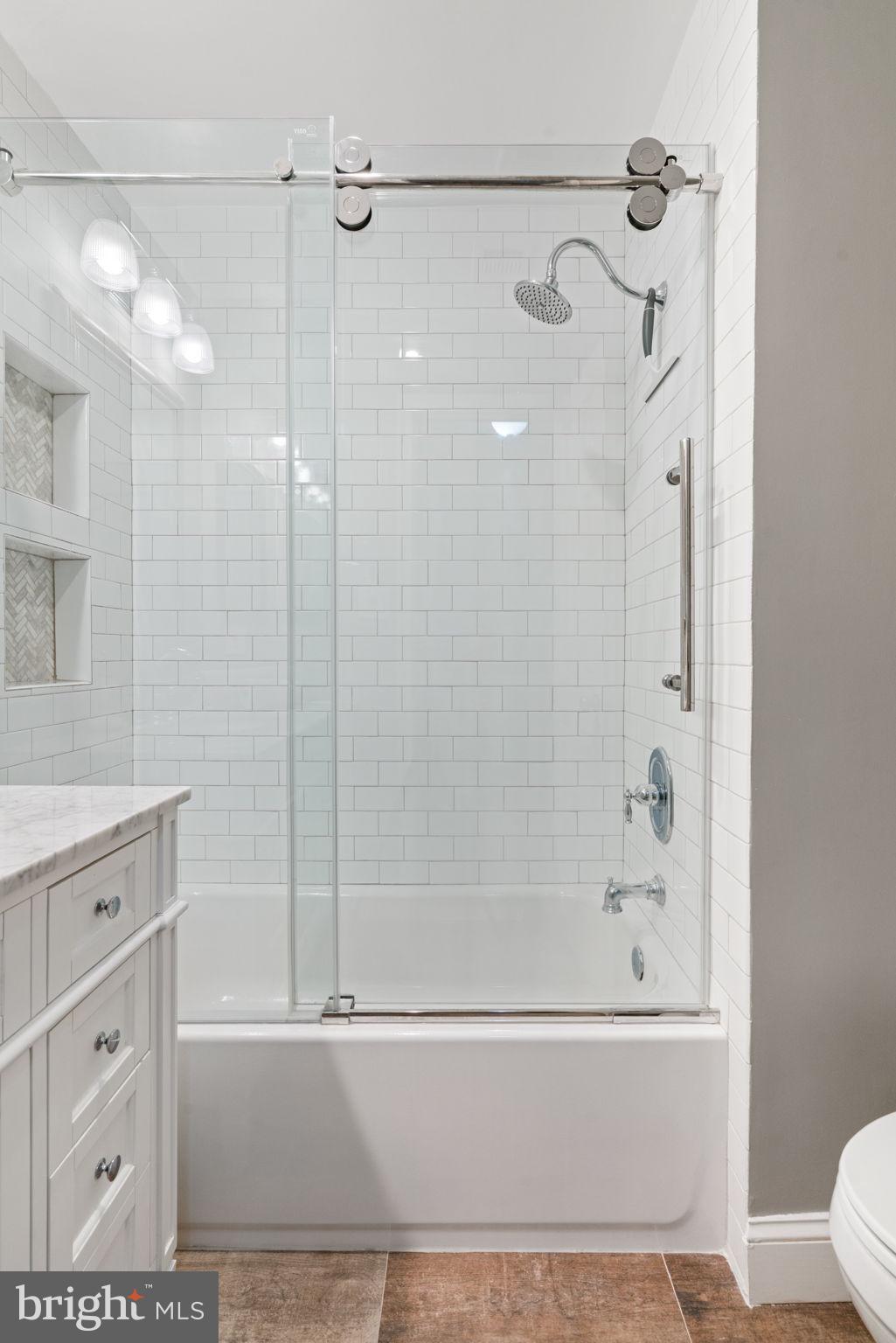 10334 Hampshire Green Ave