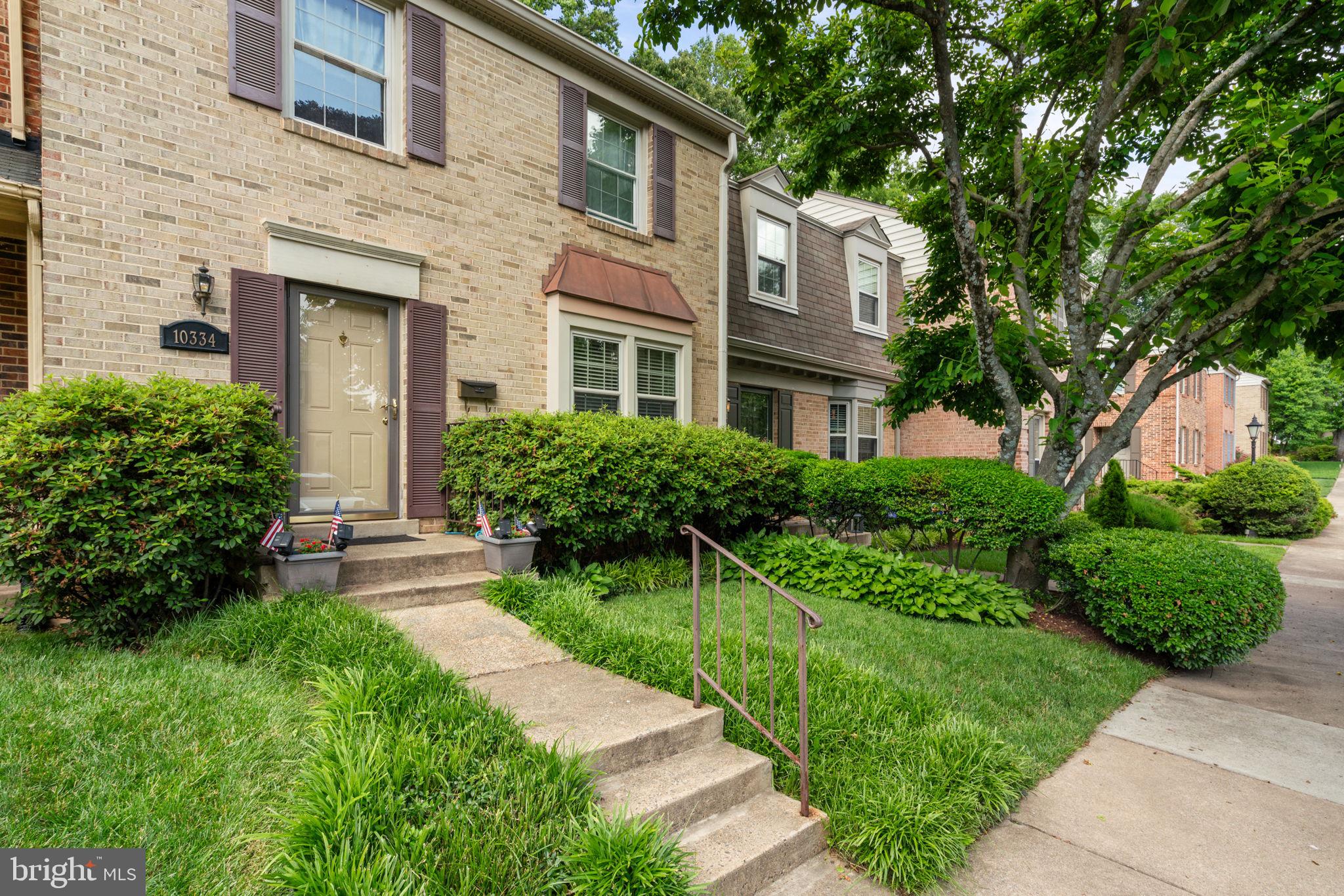 10334 Hampshire Green Ave