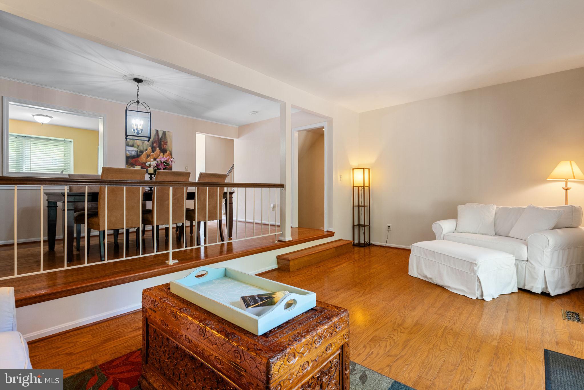 10334 Hampshire Green Ave