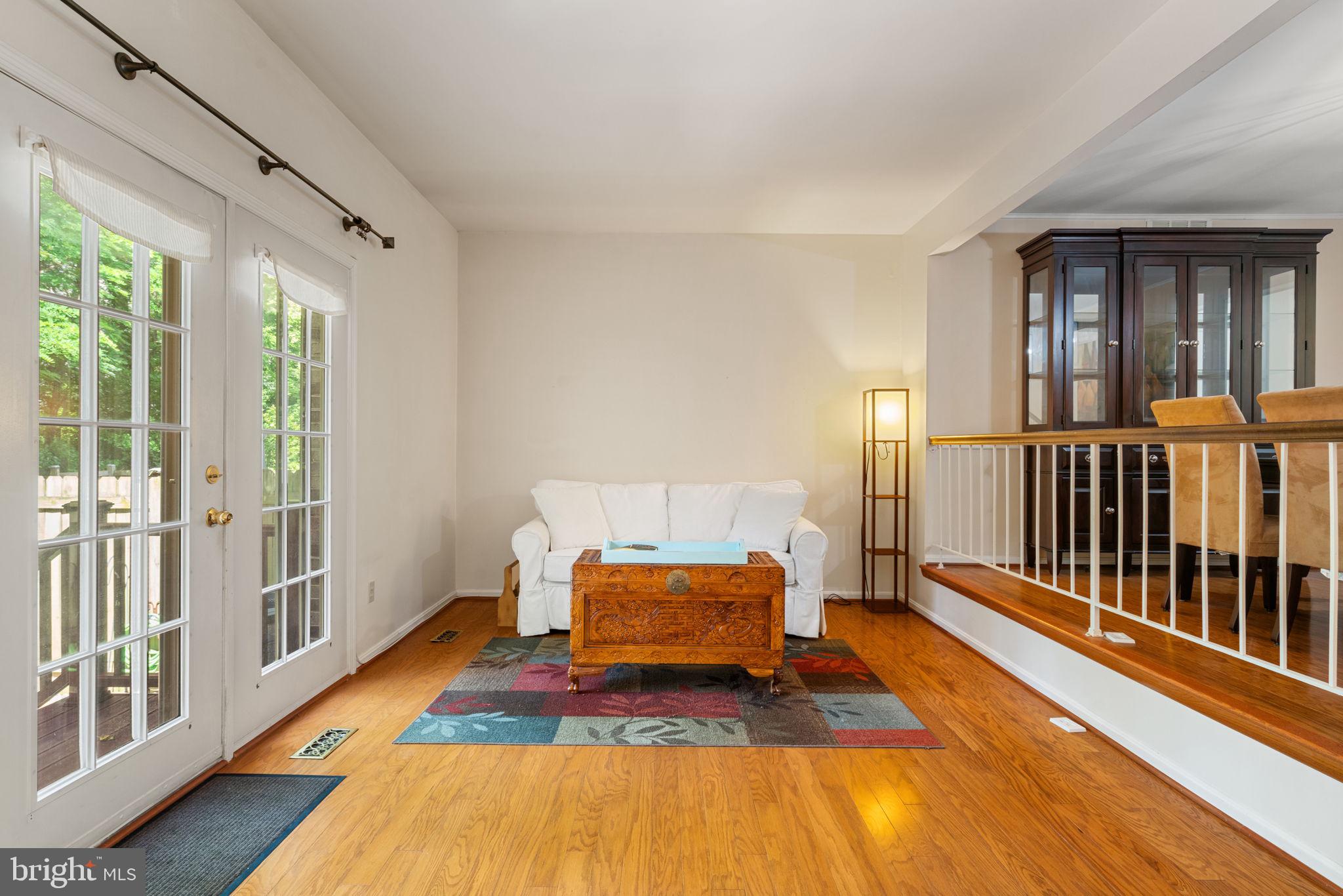 10334 Hampshire Green Ave