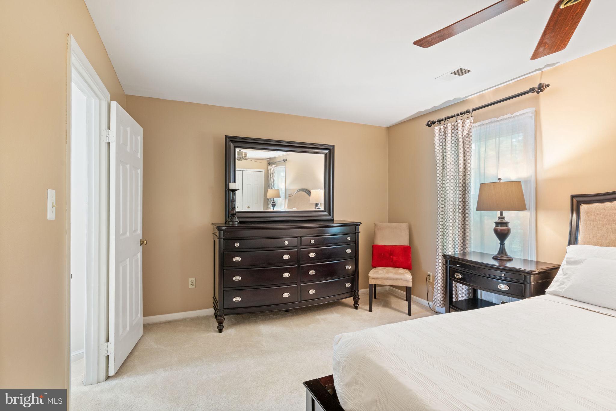 10334 Hampshire Green Ave