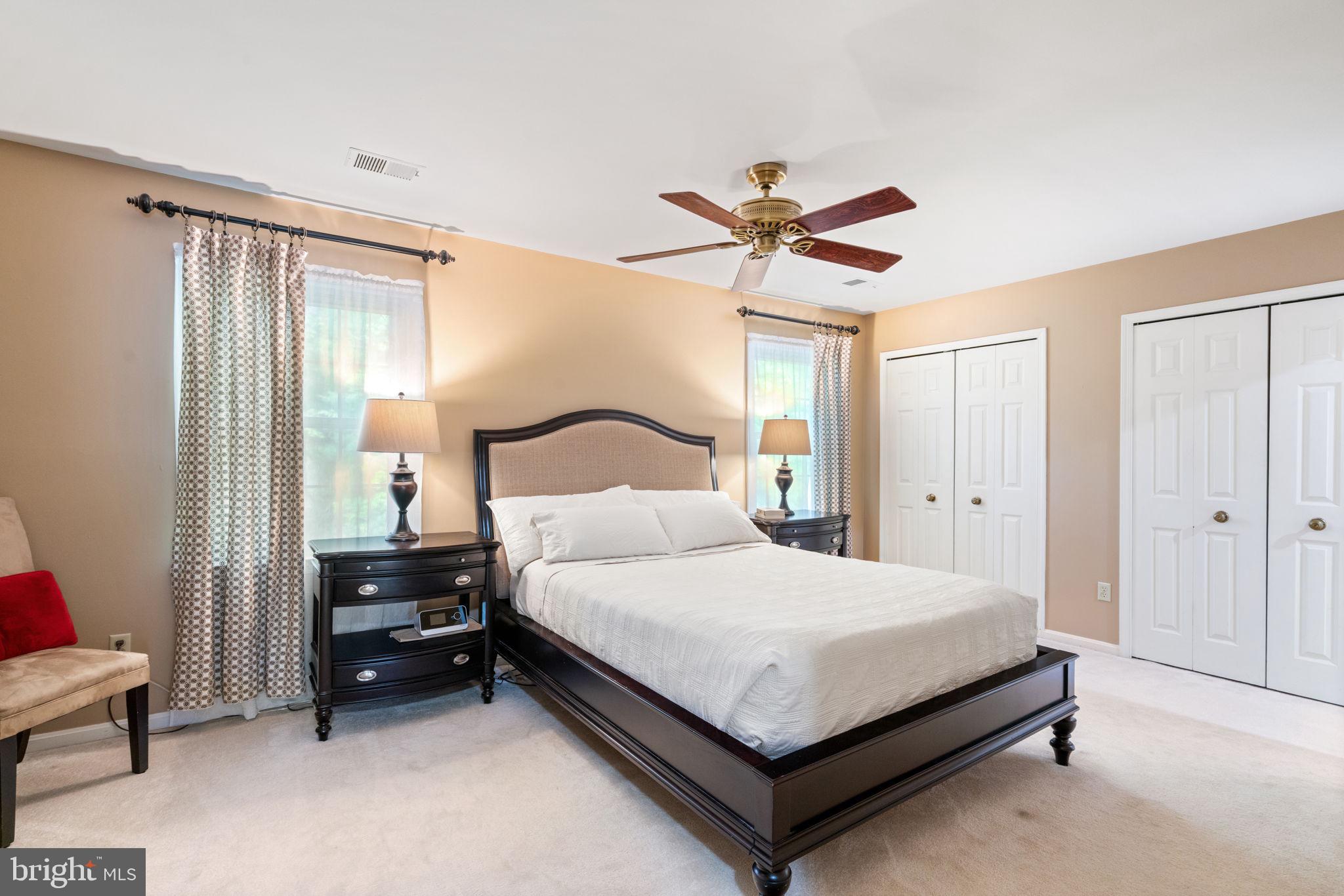 10334 Hampshire Green Ave