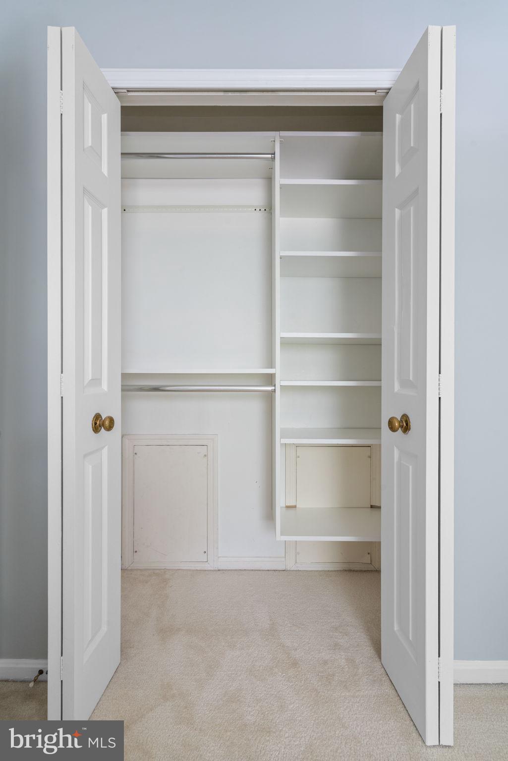 10334 Hampshire Green Ave