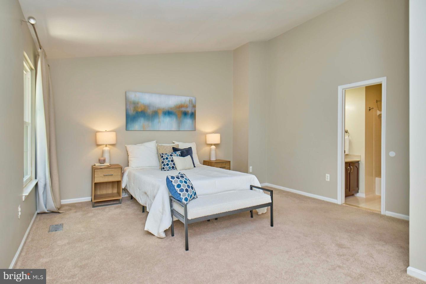 7084 Solomon Seal Ct