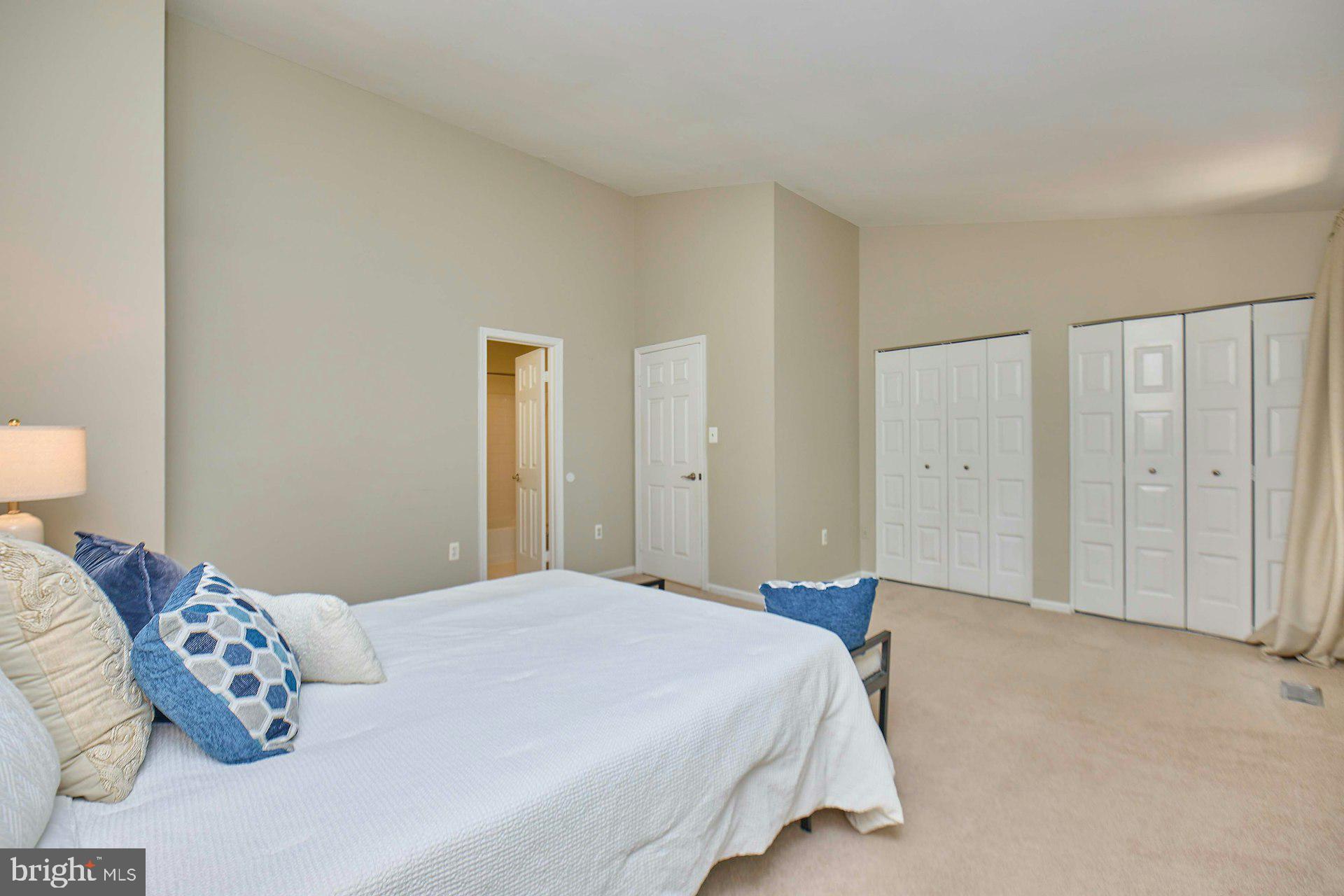 7084 Solomon Seal Ct