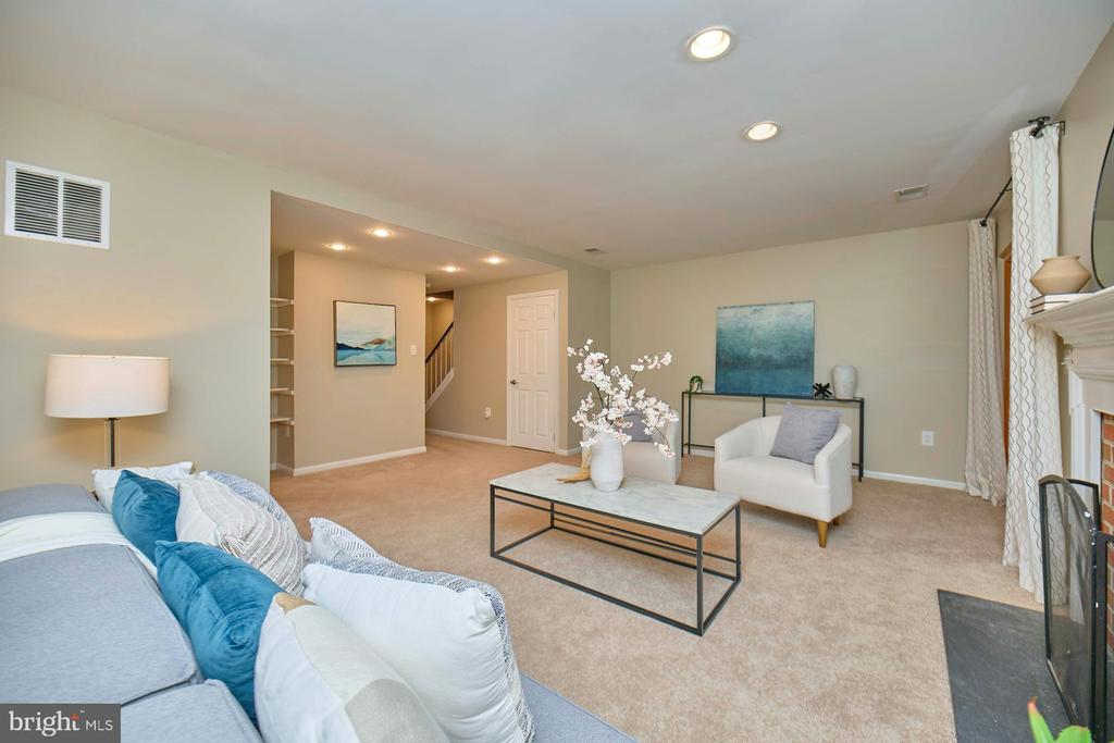 7084 Solomon Seal Ct