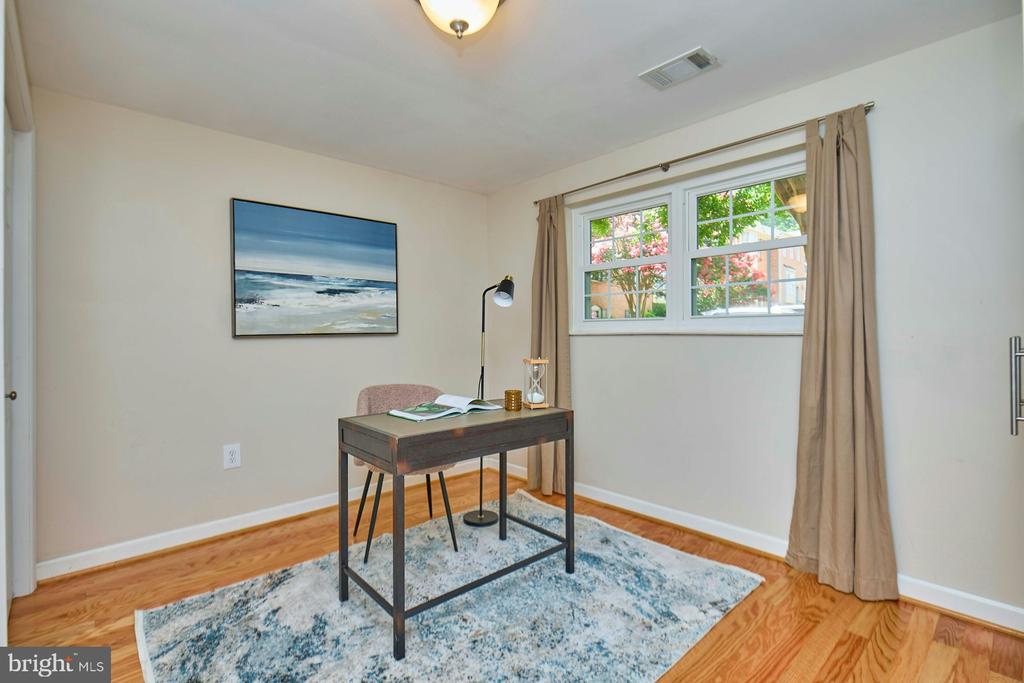 7084 Solomon Seal Ct