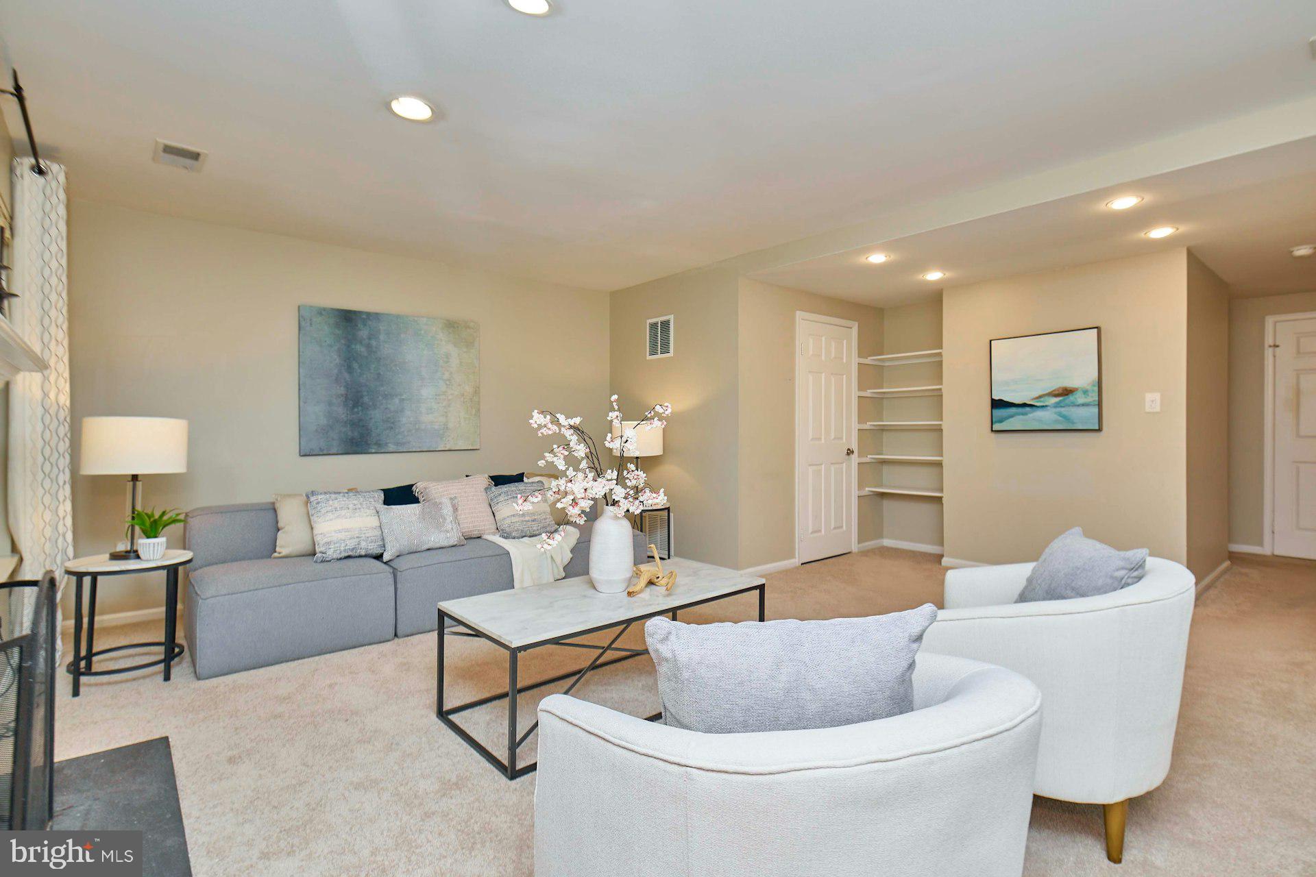 7084 Solomon Seal Ct