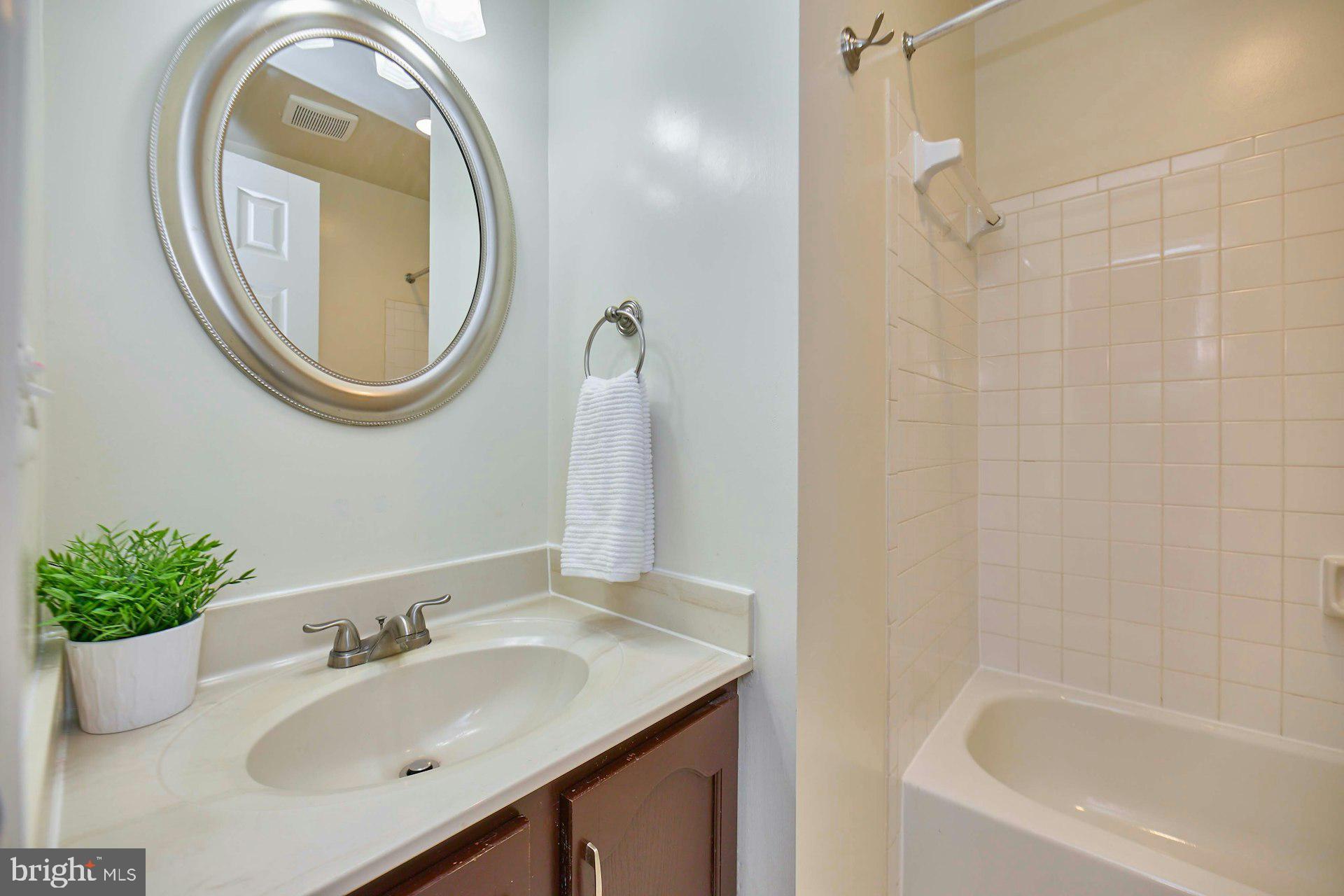 7084 Solomon Seal Ct