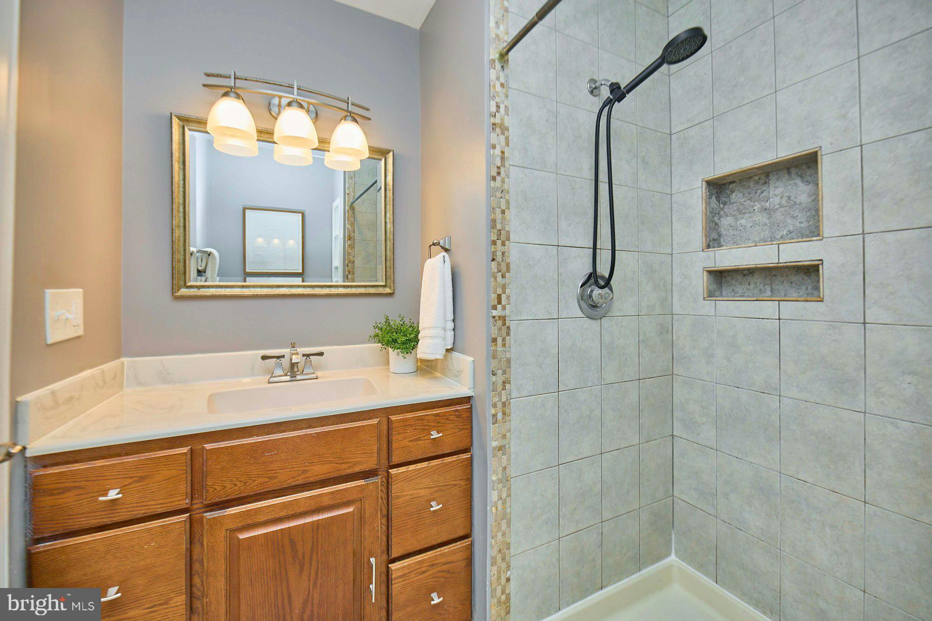 7084 Solomon Seal Ct