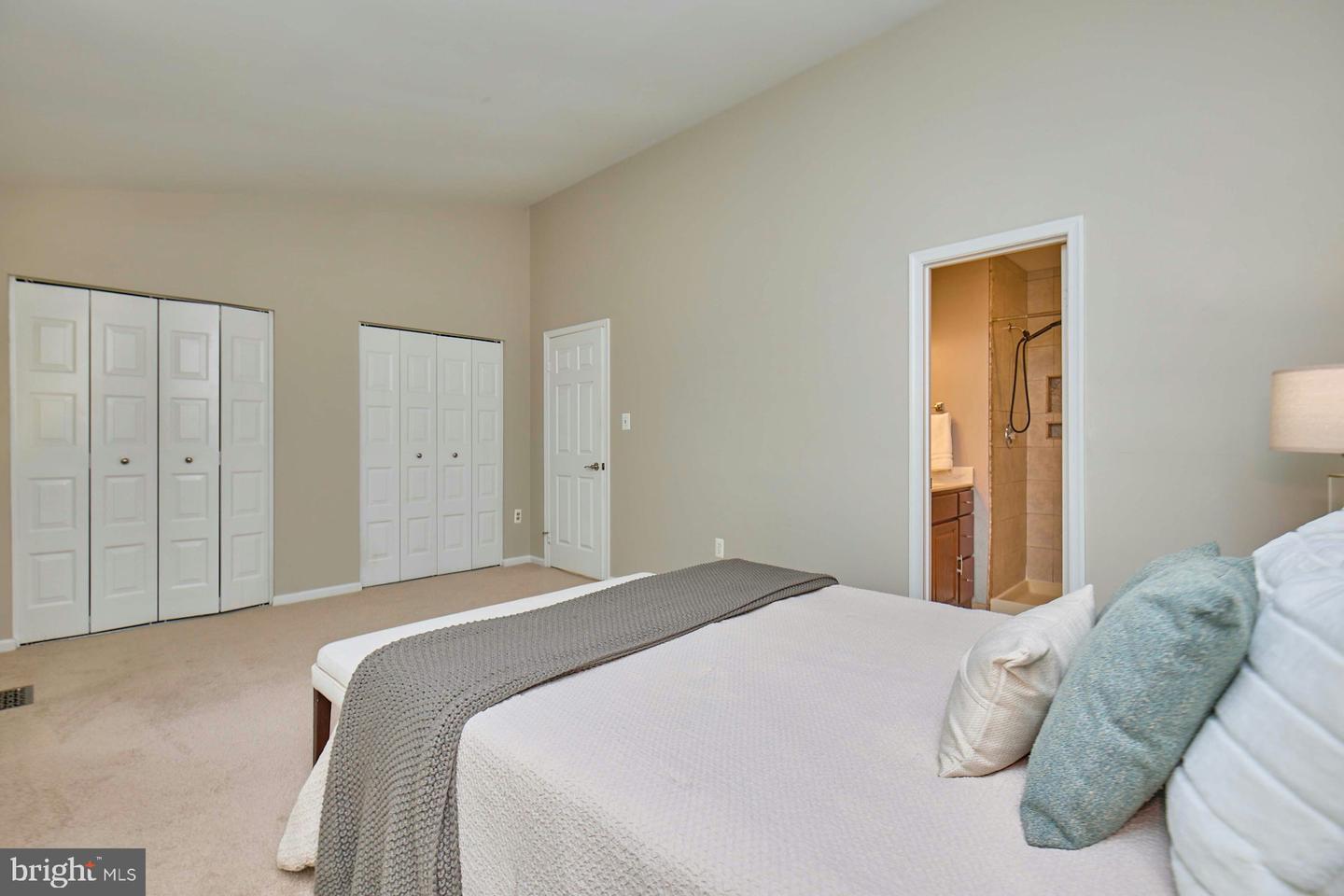 7084 Solomon Seal Ct