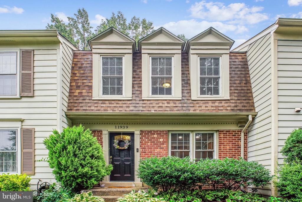 11939 ARTERY DRIVE
