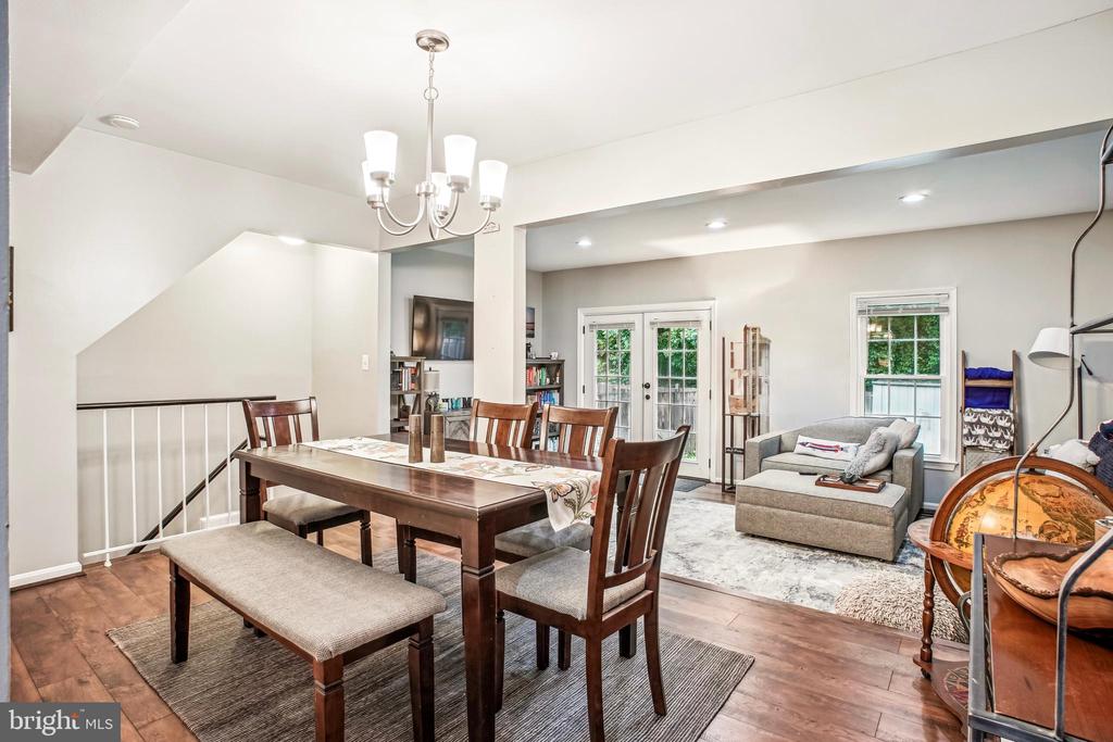 11939 ARTERY DRIVE