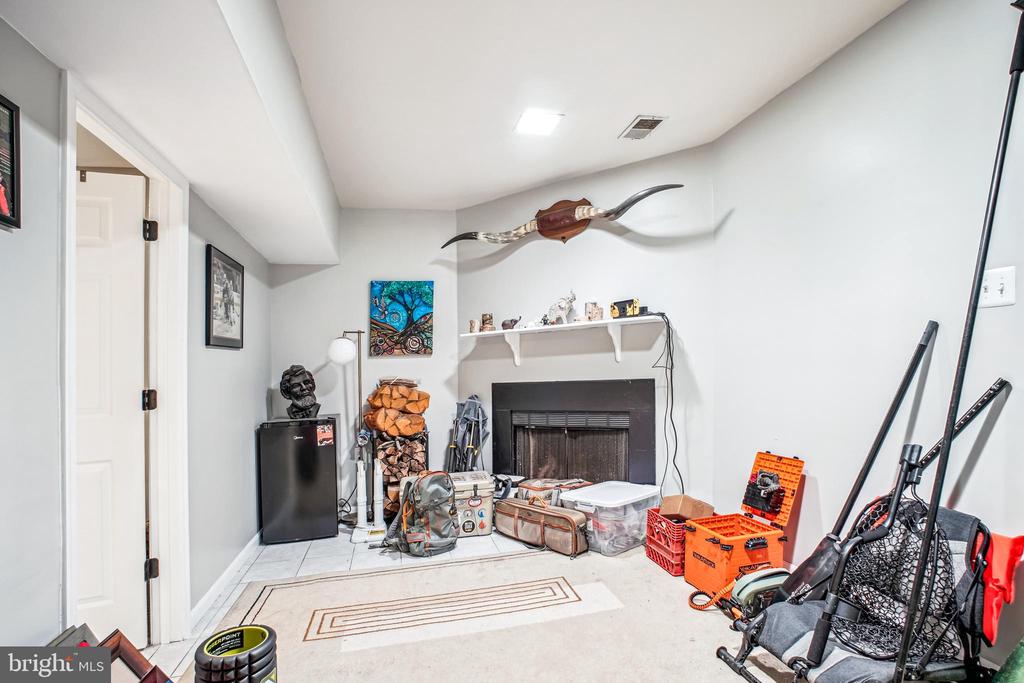 11939 ARTERY DRIVE