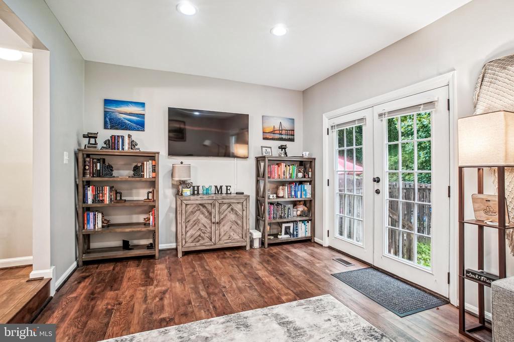 11939 ARTERY DRIVE