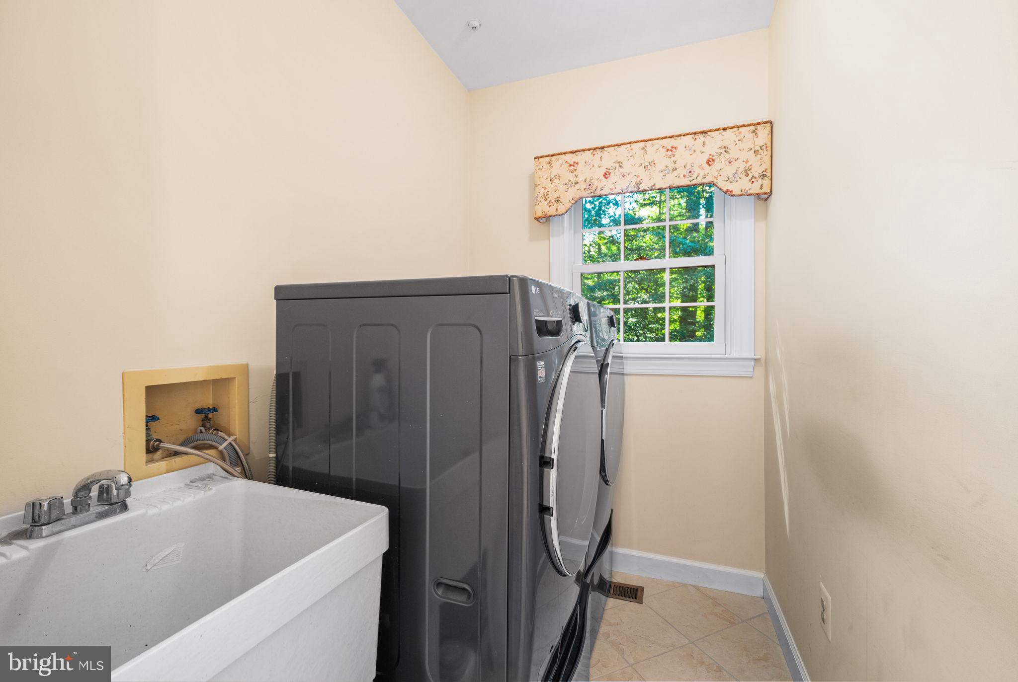 9745 ROLLING RIDGE DRIVE