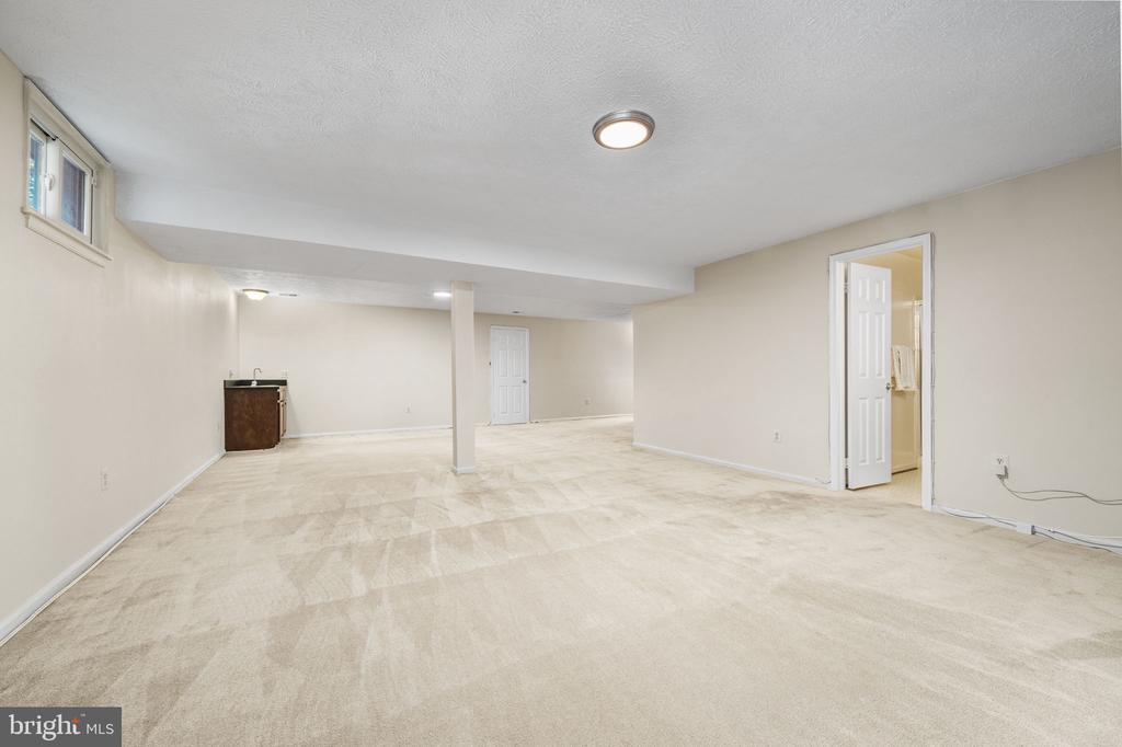 9745 ROLLING RIDGE DRIVE