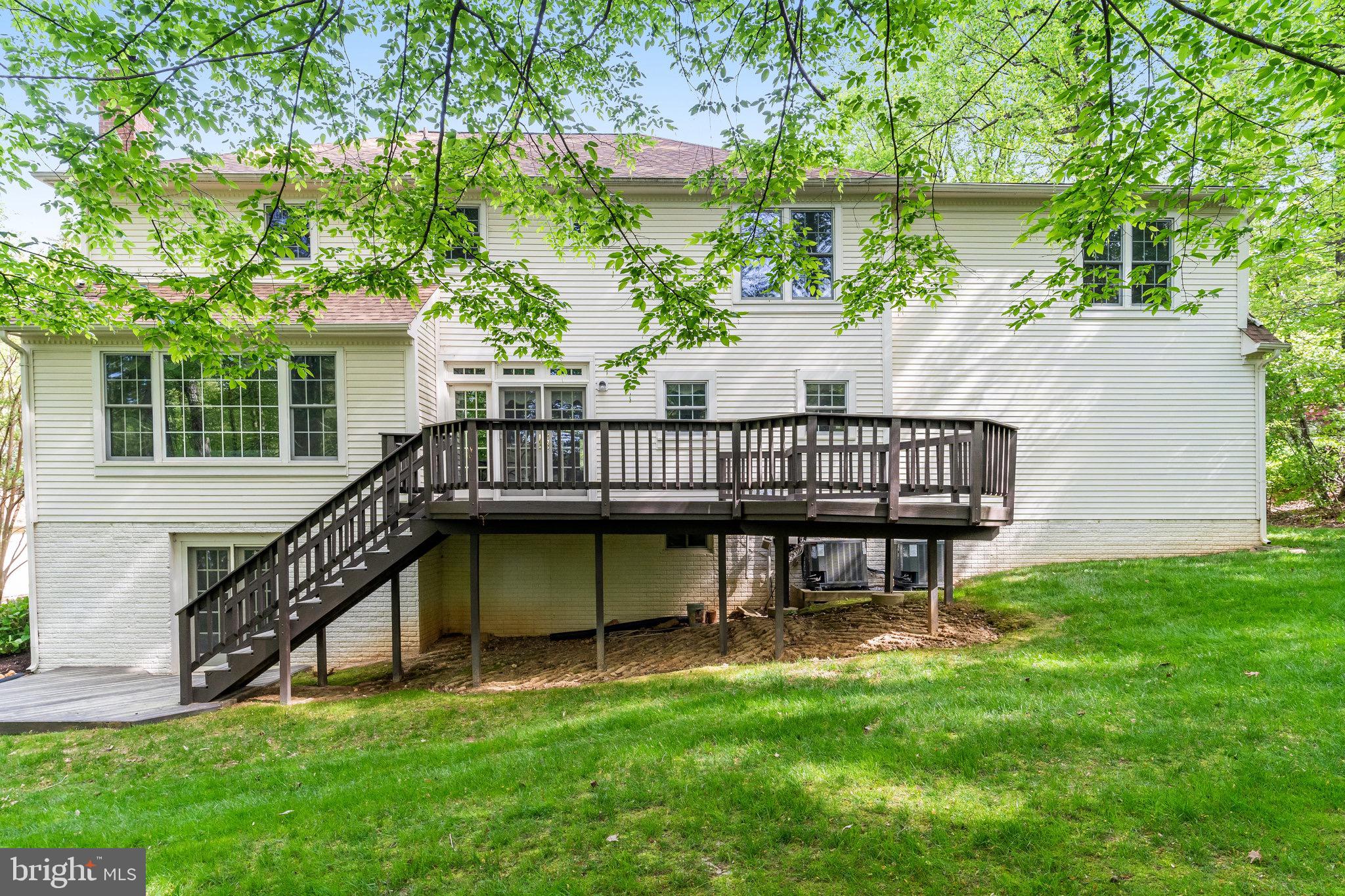 9745 ROLLING RIDGE DRIVE