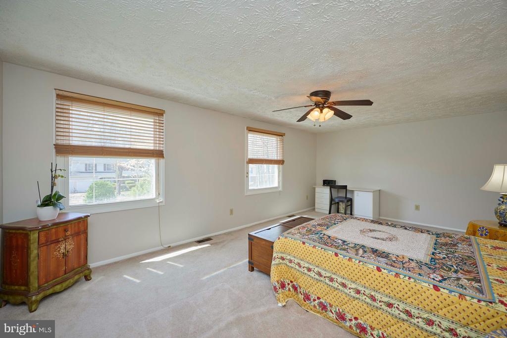 7307 STERLING GROVE DRIVE