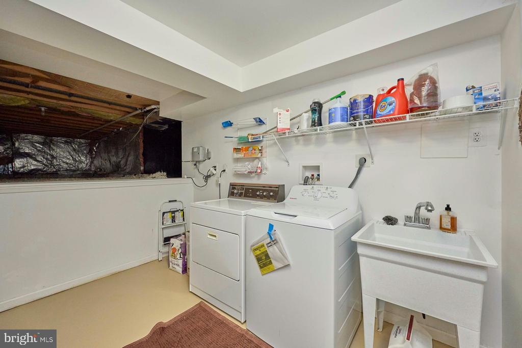 7307 STERLING GROVE DRIVE