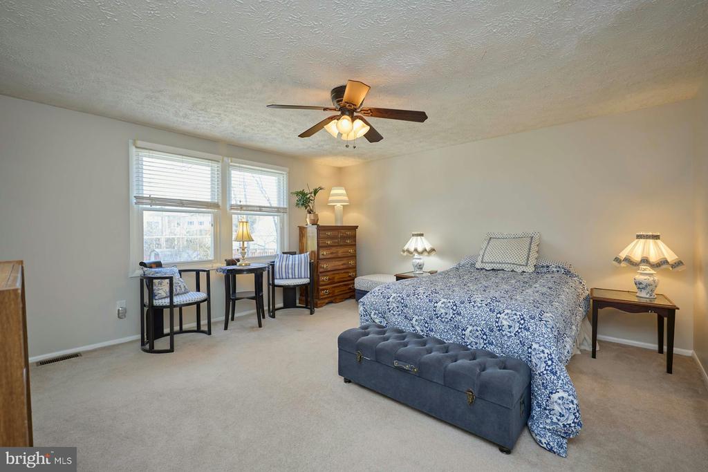 7307 STERLING GROVE DRIVE