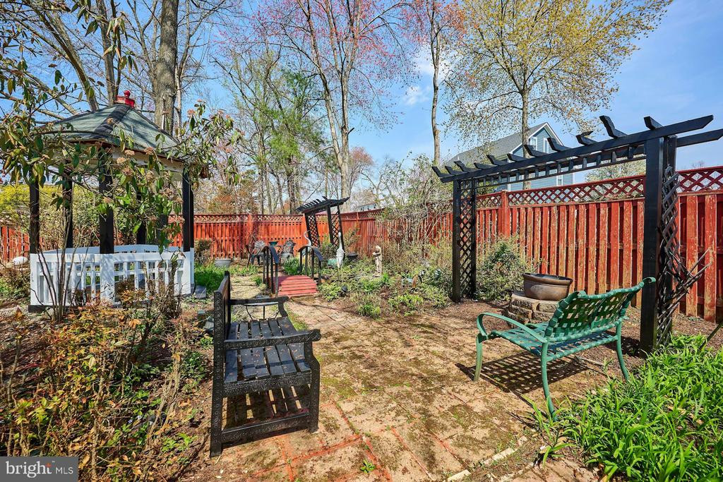 7307 STERLING GROVE DRIVE