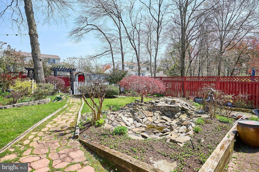 7307 STERLING GROVE DRIVE