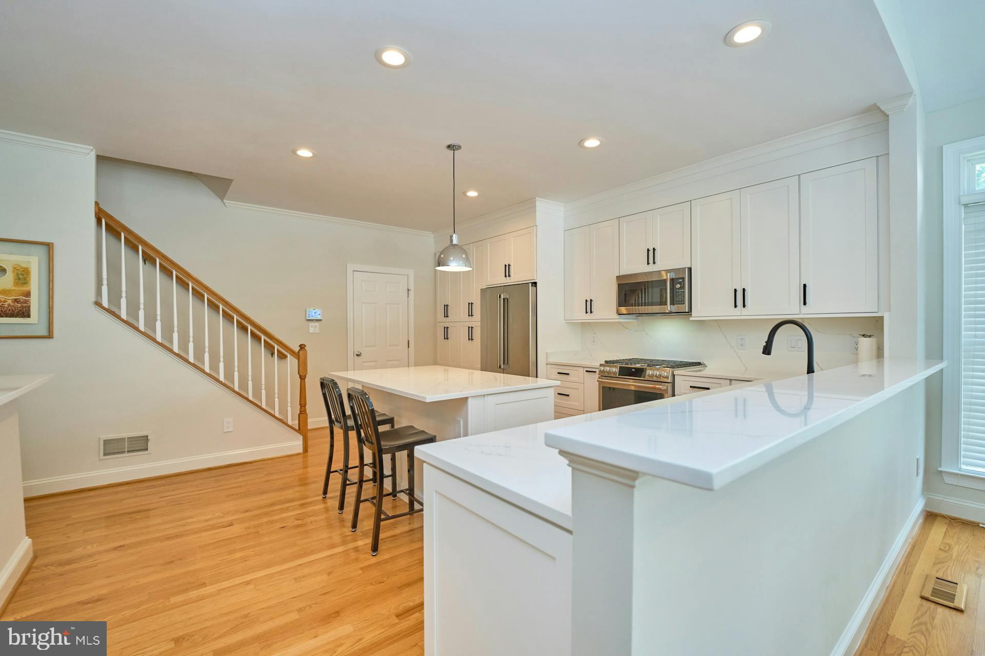 47022 Bainbridge Pl