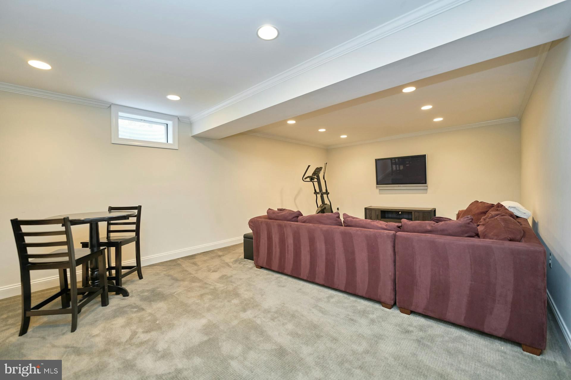 47022 Bainbridge Pl
