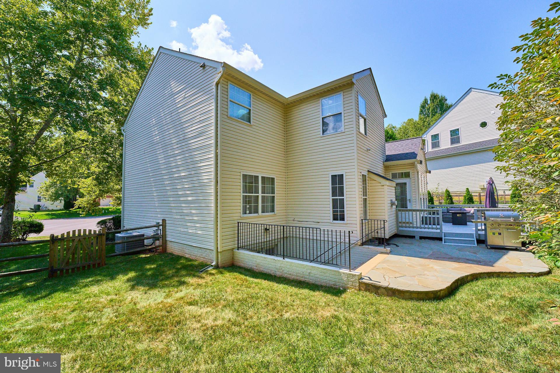 47022 Bainbridge Pl