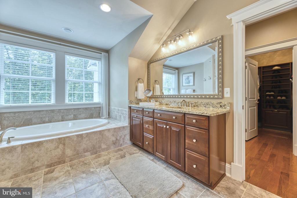 17147 Belle Isle Dr