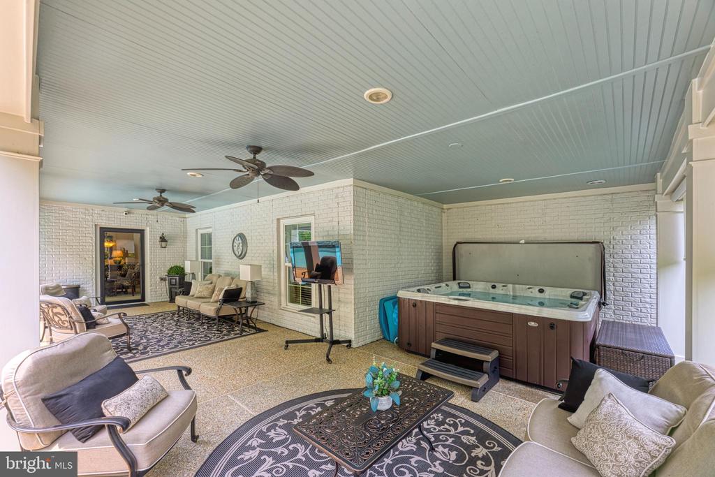 17147 Belle Isle Dr