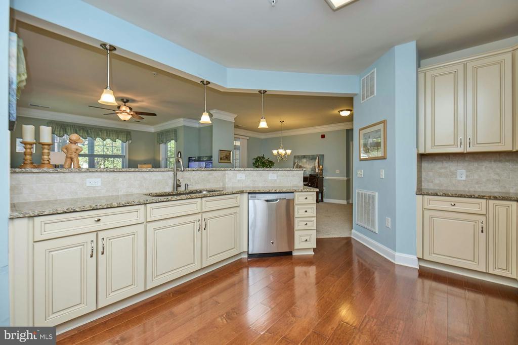 15211 ROYAL CREST DRIVE 101