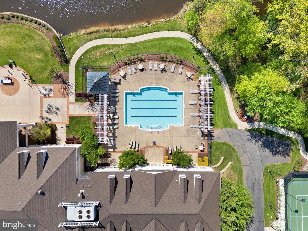 15211 ROYAL CREST DRIVE 101