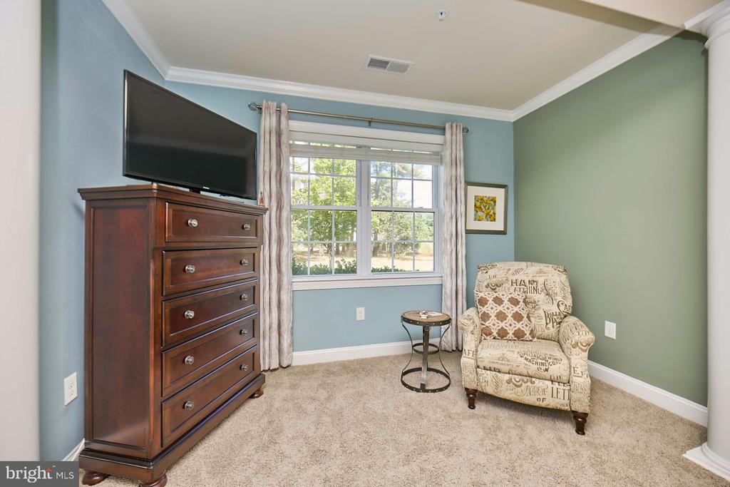 15211 ROYAL CREST DRIVE 101