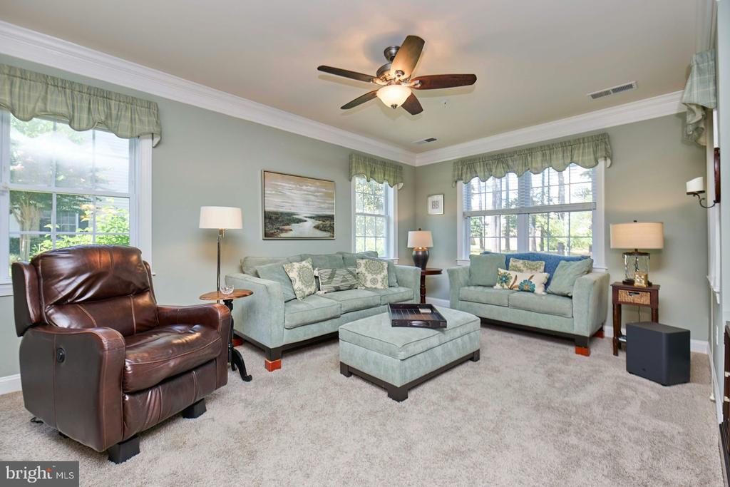 15211 ROYAL CREST DRIVE 101