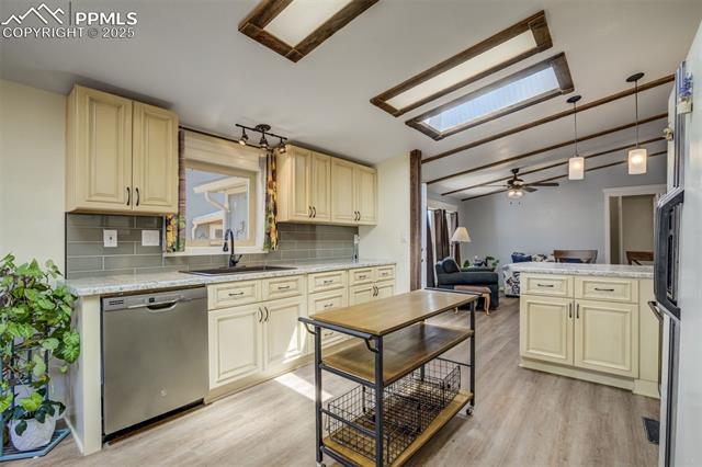 436 Calle De La Nieva