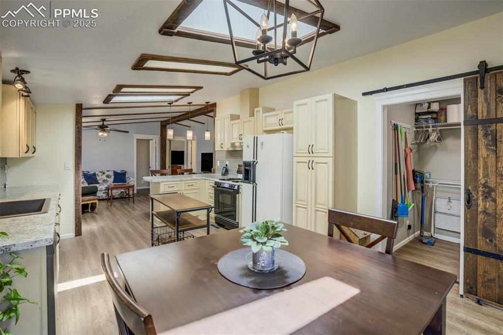 436 Calle De La Nieva