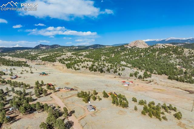 464 Hackamore Drive