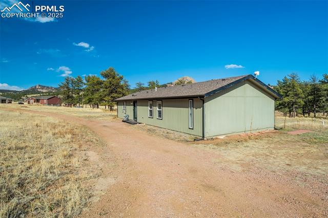 464 Hackamore Drive